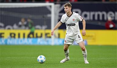 Voller Fokus. David Nemeth performt seit seiner Rückkehr in die Startelf Mitte November richtig solide. Schon am Samstag geht es für den Burgenländer mit dem Heimspiel gegen Frankfurt in der Liga weiter. 