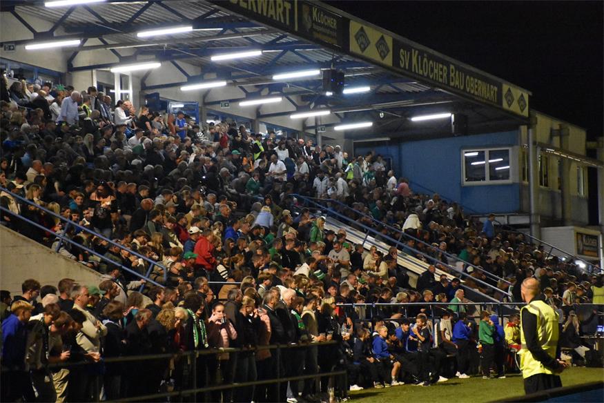 Volles Informstadion. Schon im Vorjahr meinte es die Losfee mit den Oberwartern gut. Damals kam Rapid ins Südburgenland und sorgte für ein volles Haus. Diesmal geht es für den SVO gegen Red Bull Salzburg in Runde eins, und man darf erneut auf ein gut besuchtes Stadion hoffen.