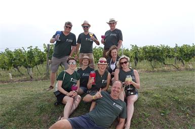 Von 13. bis 15. August steht Neckenmarkt ganz im Zeichen des Weins: das Red Summer Wine Festival Mittelburgenland wird am 13. August eröffnet. Am Freitag und Samstag öffnen 14 Weingüter ihre Türen. Abends ab 18 Uhr gibt es dann jeweils die Weinkost am Schwanaplatz. 