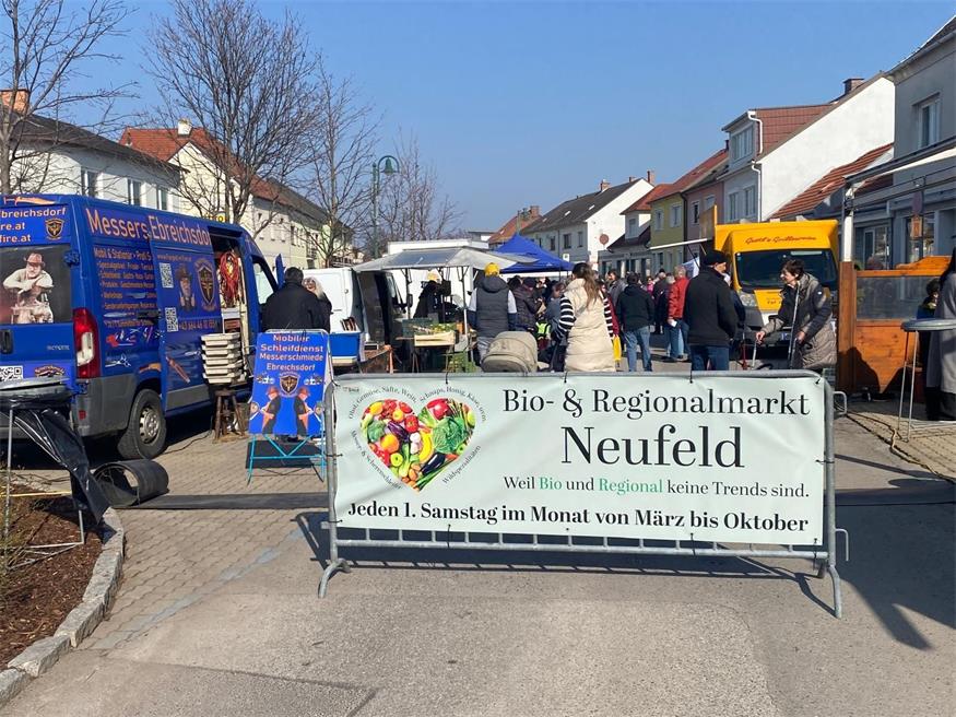 Von März bis Oktober an jedem ersten Samstag im Monat gibt es im neuen Markt in Neufeld regionale Bio-Köstlichkeiten zu kaufen.