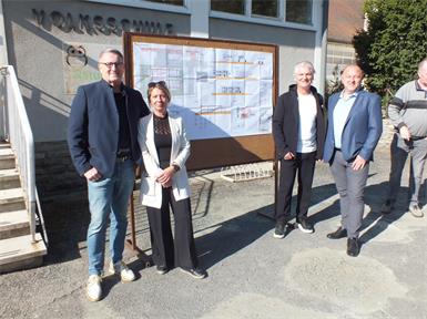 Vor Kurzem wurde von Alfred Kollar, Bettina Balogh, Joachim Radics und Ronald Muhr in Markt Neuhodis das Konzept für den neuen Dorfplatz präsentiert.
