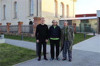 Vor dem Auftritt. Ivan Bykov, Georg Kusztrich und Christoph Schobesberger konnten die Besucher mit dem Stück zum Lachen, aber auch zum Nachdenken bringen. 