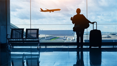 Vor dem Flug noch auf ein schmackhaftes Menü: Das soll dank einer großen Auswahl auf 10.000 Quadratmetern der Süderweiterung am Terminal 3 kommendes Jahr möglich sein (Symbolbild).