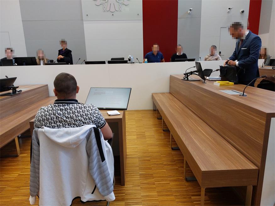 Vor dem Schöffensenat behauptete der Angeklagte, er habe sich nur selbst verteidigt.