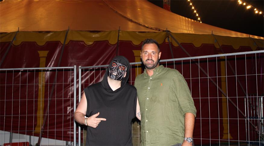 Vor dem großen Auftritt. Headliner "KXXMA" mit Veranstalter Patrick Perkovits