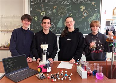 Vorbereitung für Arbeit und Studium. Schüler sollen von einer fundierten IT-Ausbildung, kombiniert mit einer breiten naturwissenschaftlichen Basis, profitieren. 