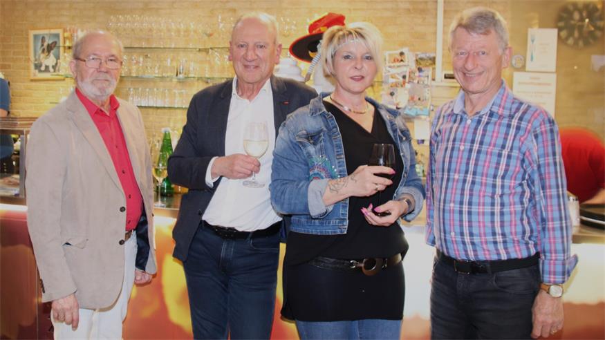 Vorsitzende unter sich: Leopold Bogner (Bezirksobmann der Pensionisten), Stefan Jindra (Obmann der Rohrbacher Pensionisten), Edith Herowitsch (Obfrau der Loiperbacher Aubochteifln) und Herbert Tschürtz (Obmann der Loipersbacher Pensionisten).