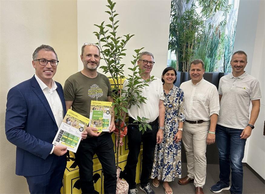 Vorstandsdirektor Markus Reinfeld,  Prokurist  Felix Zoncsich, Wolfgang Reisner, Dagmar Böhm, Vorstandsdirektor Josef Koller und  Marcus Geisendorfer bei den Generalversammlungen.