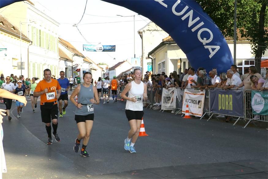 Charity NightRun, oder: Lauffest trifft Straßenfest