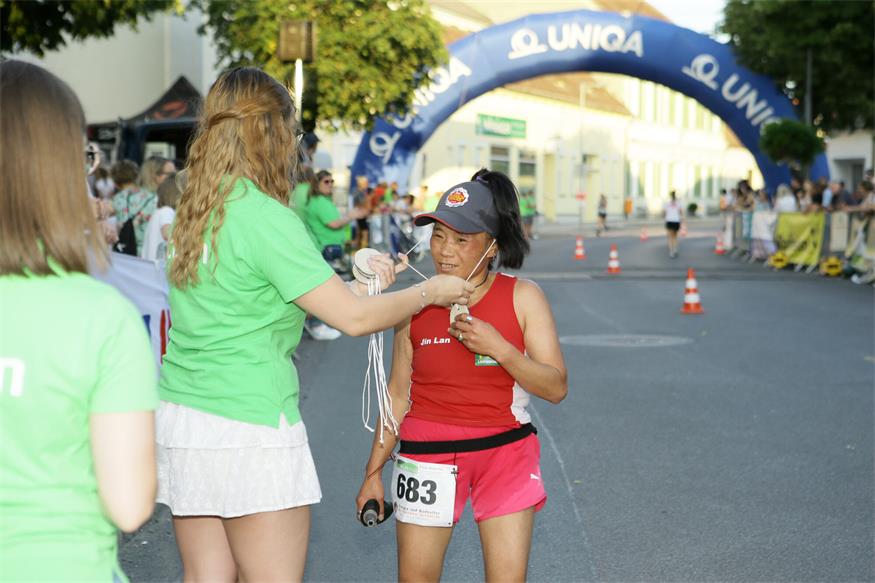 Charity NightRun, oder: Lauffest trifft Straßenfest