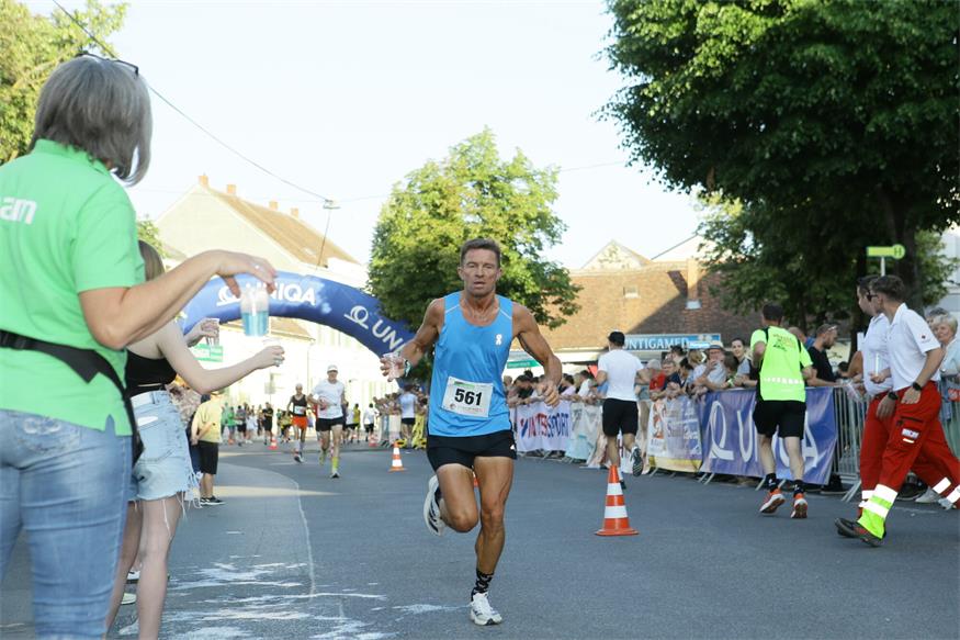 Charity NightRun, oder: Lauffest trifft Straßenfest