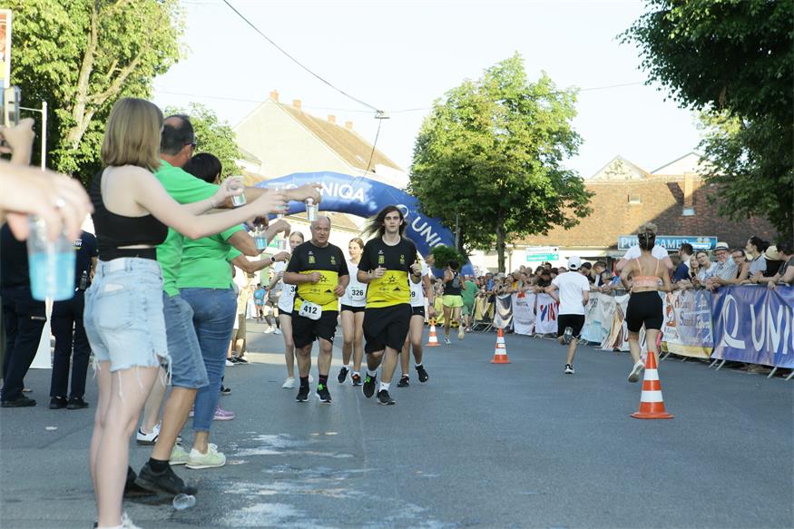 Charity NightRun, oder: Lauffest trifft Straßenfest