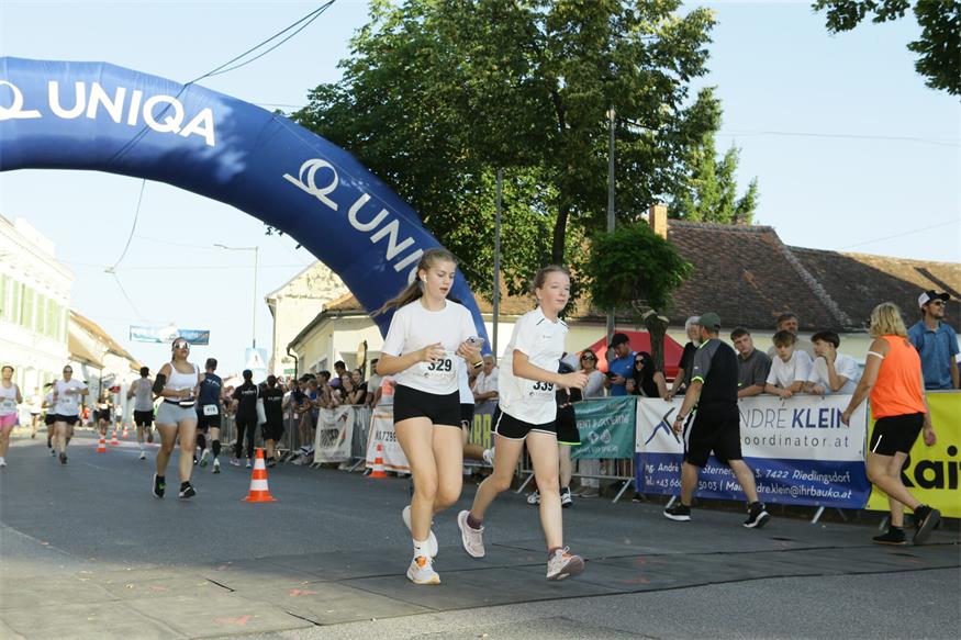 Charity NightRun, oder: Lauffest trifft Straßenfest
