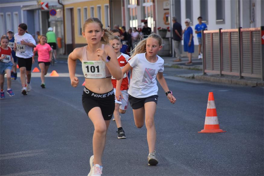 Charity NightRun, oder: Lauffest trifft Straßenfest