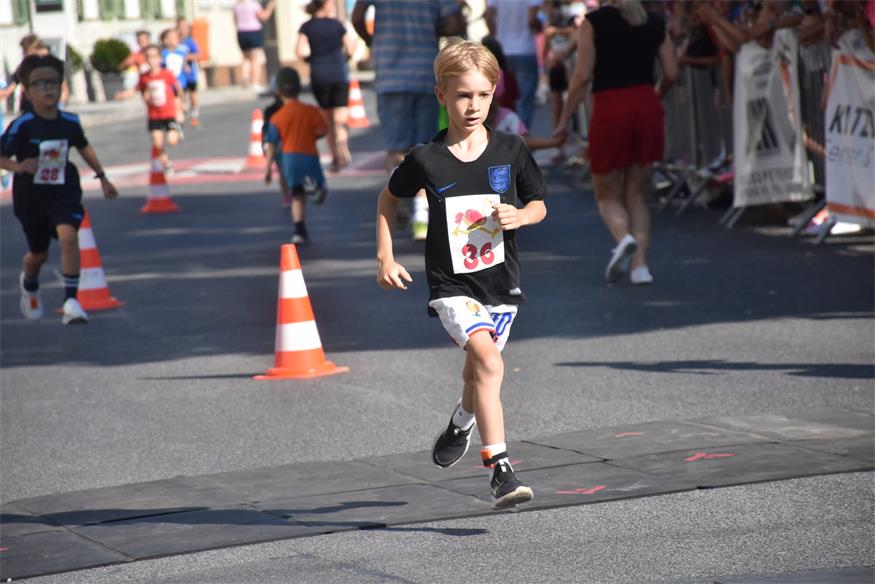 Charity NightRun, oder: Lauffest trifft Straßenfest