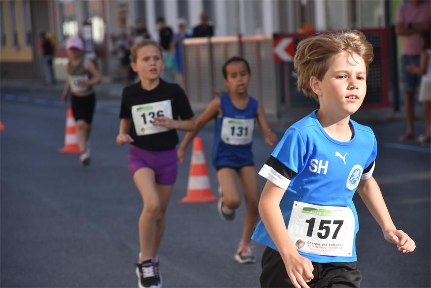 Charity NightRun, oder: Lauffest trifft Straßenfest