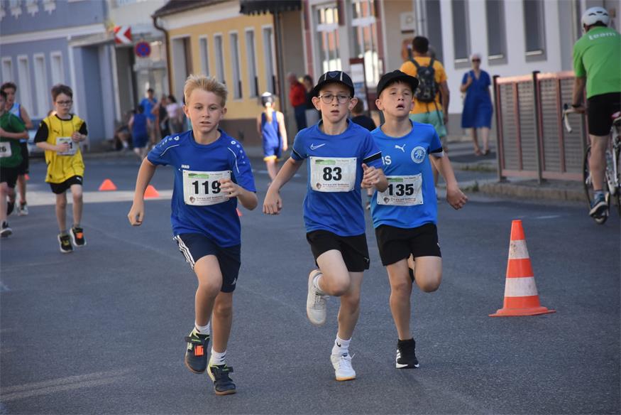 Charity NightRun, oder: Lauffest trifft Straßenfest