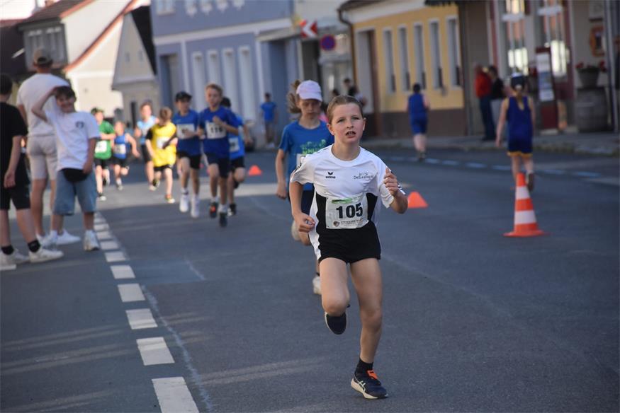 Charity NightRun, oder: Lauffest trifft Straßenfest