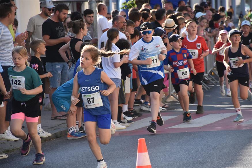 Charity NightRun, oder: Lauffest trifft Straßenfest