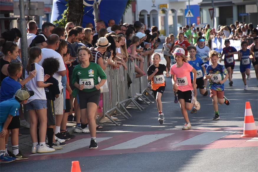 Charity NightRun, oder: Lauffest trifft Straßenfest