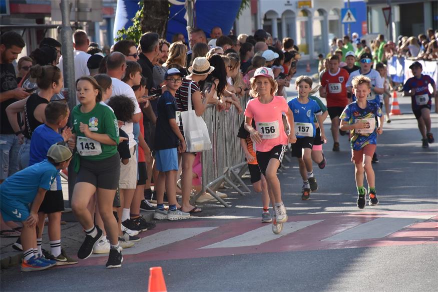Charity NightRun, oder: Lauffest trifft Straßenfest