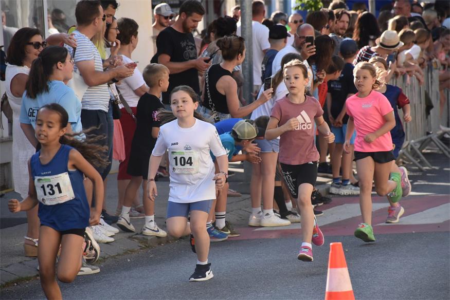 Charity NightRun, oder: Lauffest trifft Straßenfest