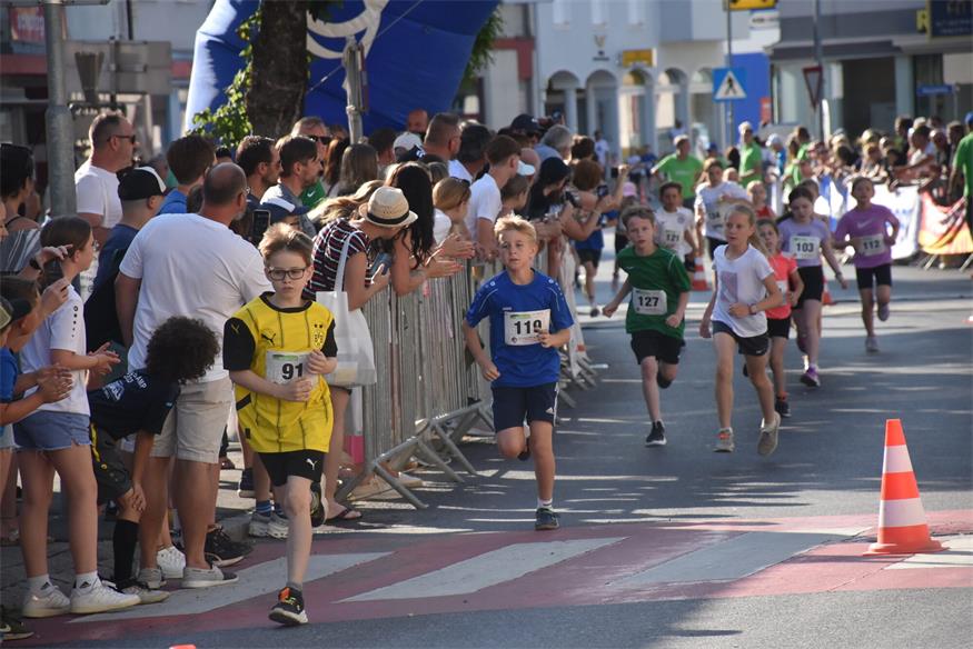 Charity NightRun, oder: Lauffest trifft Straßenfest