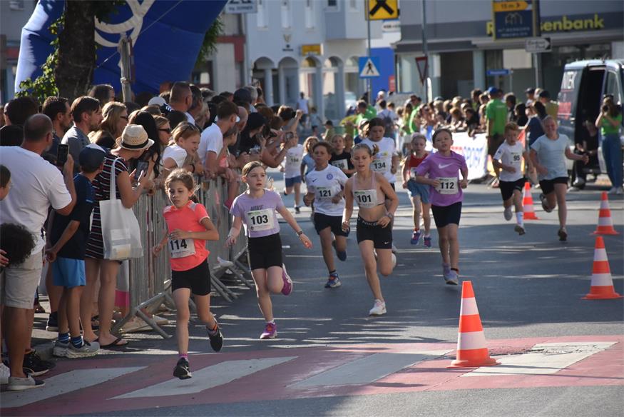 Charity NightRun, oder: Lauffest trifft Straßenfest
