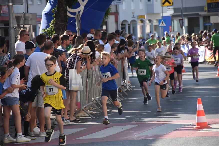 Charity NightRun, oder: Lauffest trifft Straßenfest