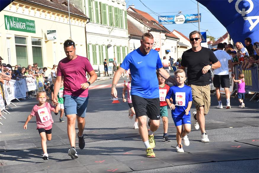 Charity NightRun, oder: Lauffest trifft Straßenfest