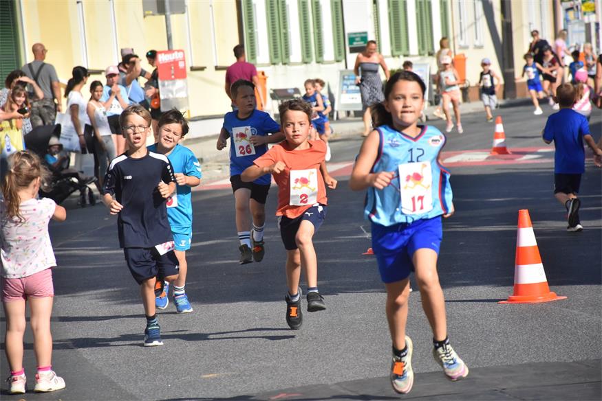 Charity NightRun, oder: Lauffest trifft Straßenfest