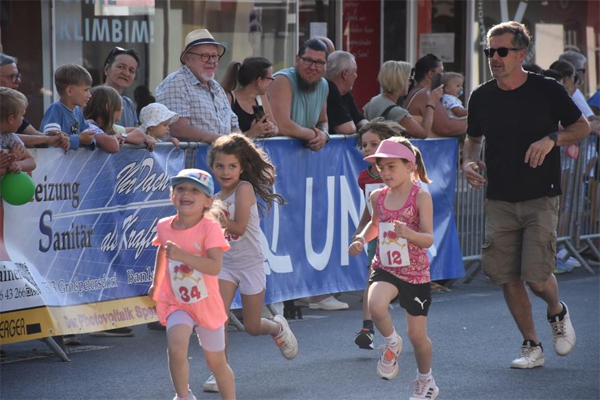 Charity NightRun, oder: Lauffest trifft Straßenfest