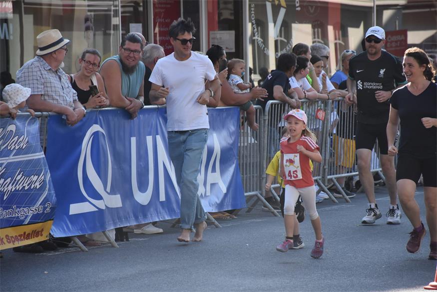 Charity NightRun, oder: Lauffest trifft Straßenfest