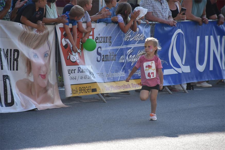 Charity NightRun, oder: Lauffest trifft Straßenfest