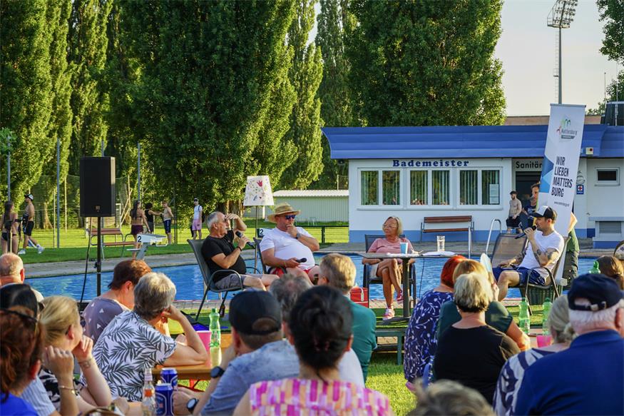 „Redsölich“: Mattersburger Stadtgespräche im Freibad