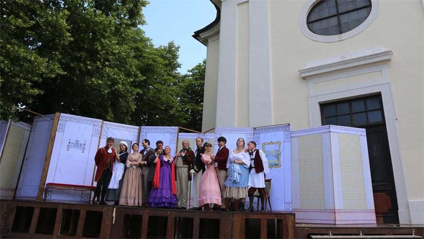 Nestroy unter freiem Himmel: Theater Sommer Parndorf gibt Vorgeschmack