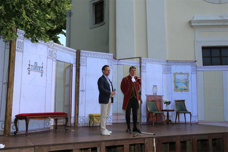 Nestroy unter freiem Himmel: Theater Sommer Parndorf gibt Vorgeschmack