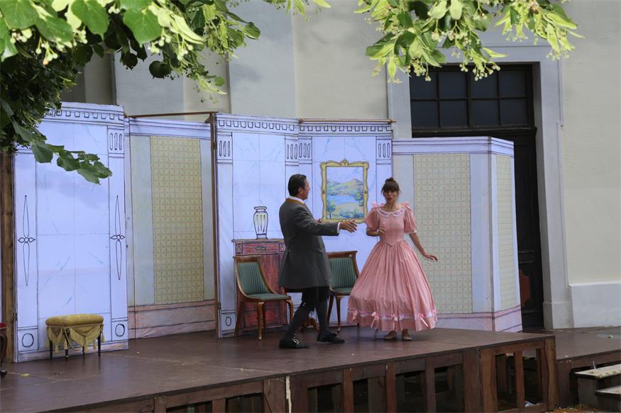 Nestroy unter freiem Himmel: Theater Sommer Parndorf gibt Vorgeschmack