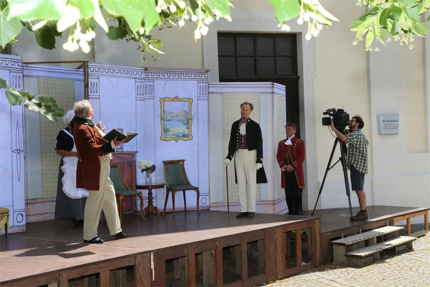 Nestroy unter freiem Himmel: Theater Sommer Parndorf gibt Vorgeschmack
