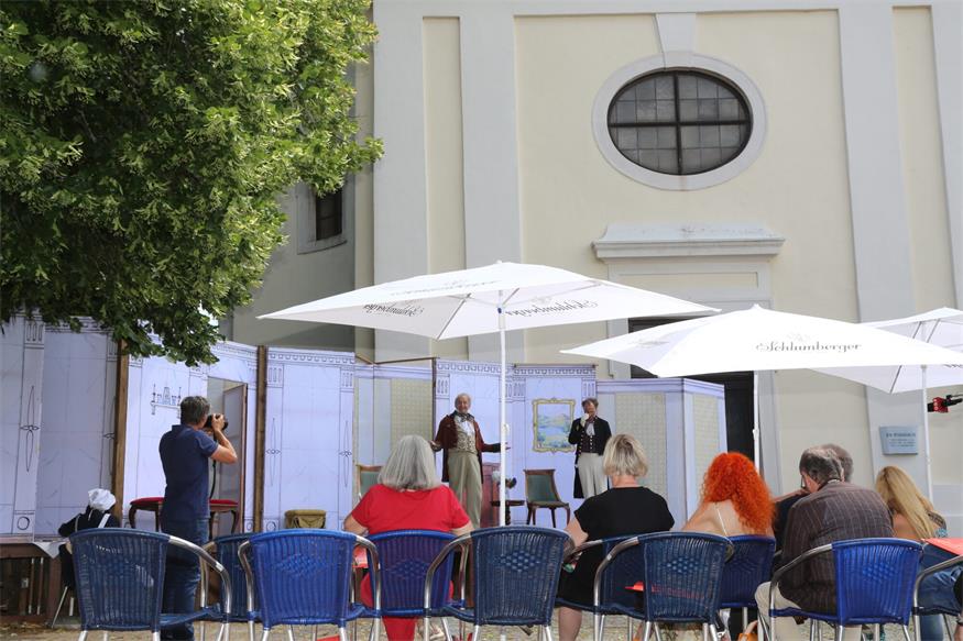 Nestroy unter freiem Himmel: Theater Sommer Parndorf gibt Vorgeschmack