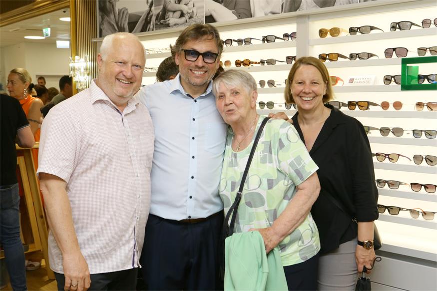 Optiker Nechansky lud zur Eröffnungsfeier des neuen Standortes