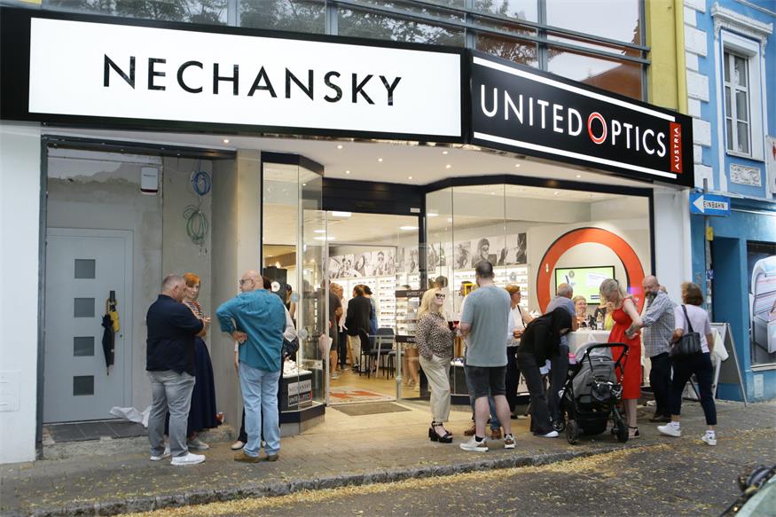 Optiker Nechansky lud zur Eröffnungsfeier des neuen Standortes
