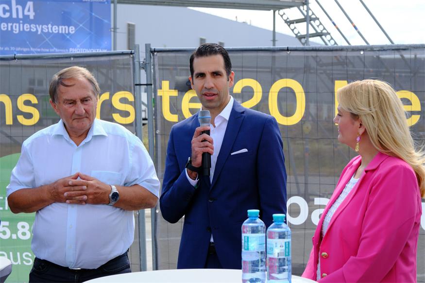 Zurndorf: XXXLutz präsentiert Europas zweitgrößte Dach-PV-Anlage