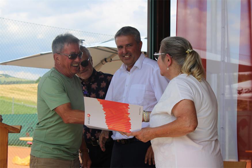 Pilgersdorf: 50 Jahre und 12 Geehrte im Zeichen der gelben Filzkugel
