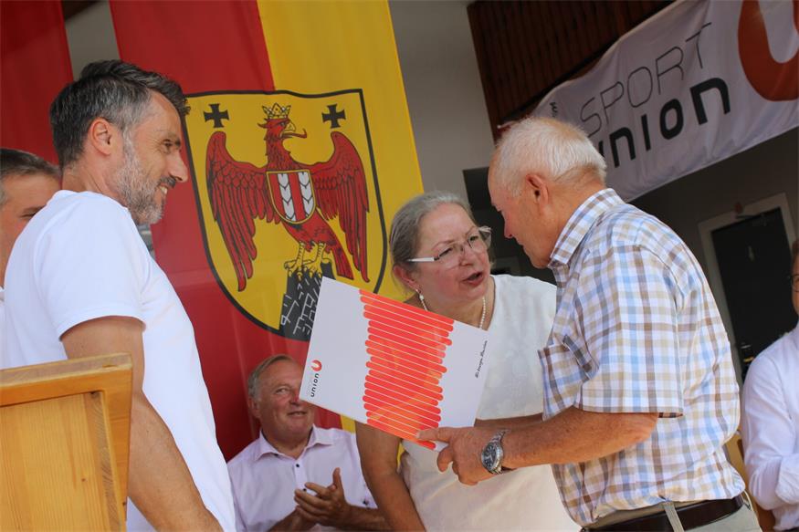 Pilgersdorf: 50 Jahre und 12 Geehrte im Zeichen der gelben Filzkugel