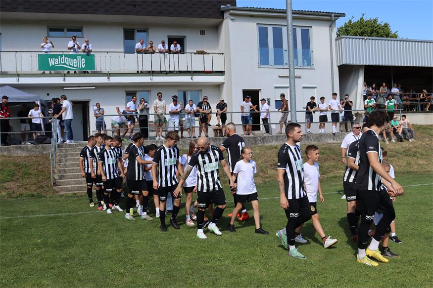 ASKÖ Waldquelle Kobersdorf: Tolle Kulisse, Sonnenschein und viele Tore