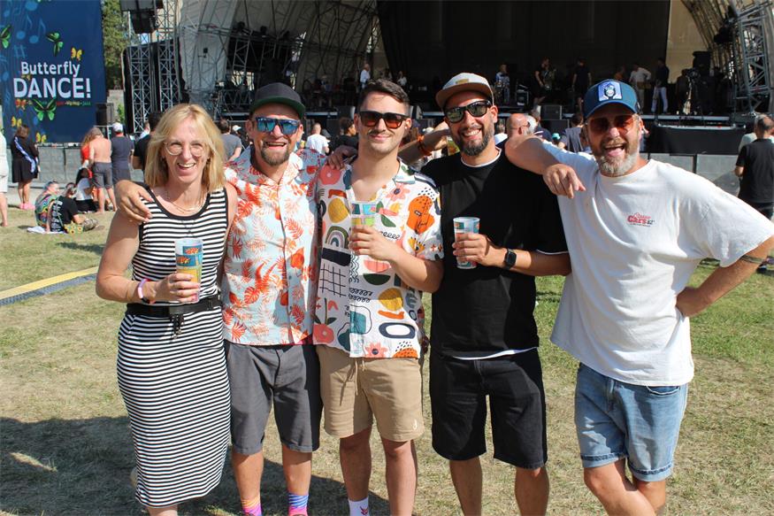 Perfekter Festivalstart im Schlosspark: Butterfly dance!