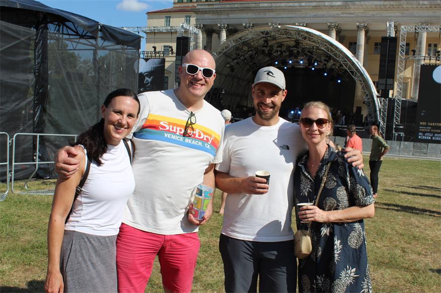 Perfekter Festivalstart im Schlosspark: Butterfly dance!