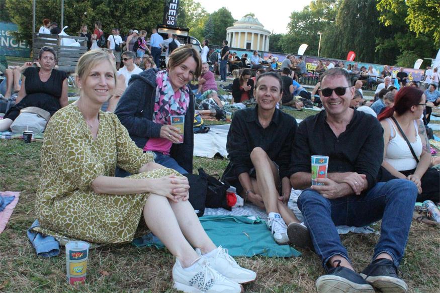 Perfekter Festivalstart im Schlosspark: Butterfly dance!