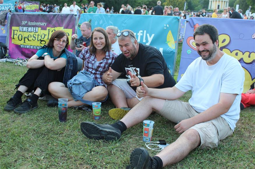 Perfekter Festivalstart im Schlosspark: Butterfly dance!